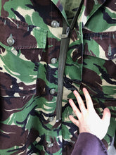 Lade das Bild in den Galerie-Viewer, Size 160/96 - Vintage British Army DPM Lightweight Combat Jacket Smock
