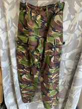 Load image into Gallery viewer, Geuine British Army DPM Camouflaged Combat Trousers - 80/76/92
