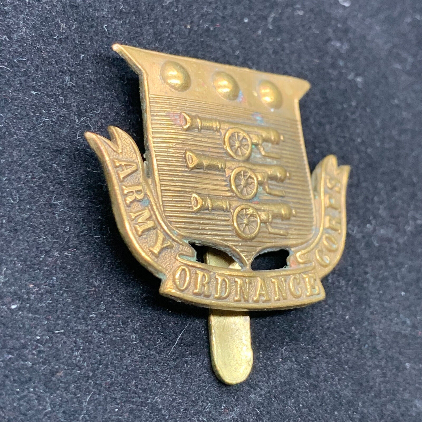 Original Ww1 British Army Cap Badge - Army Ordnance Corps Aoc 