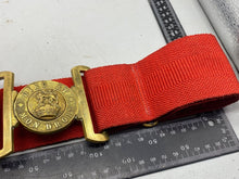 Lade das Bild in den Galerie-Viewer, Original British Army WW1 / WW2 Officers Red Belt and Gilt Kings Crown Buckle
