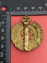 Charger l&#39;image dans la galerie, Original WW2 British Army Cap Badge - Royal Engineers
