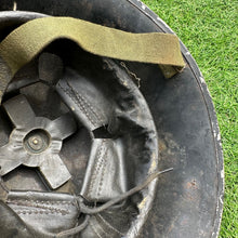 Charger l&#39;image dans la galerie, Genuine British Army Mk4 Combat Turtle Helmet &amp; Liner - Untouched Original
