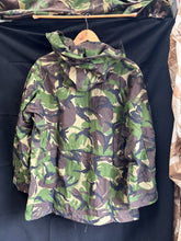 Load image into Gallery viewer, British Army DPM Camouflaged jacket Smock Windproof -Size 160/96 - The Militaria Shop
