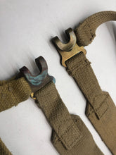 Lade das Bild in den Galerie-Viewer, Original WW2 37 Patternn Webbing British Army L Strap Set - WW2 Dated
