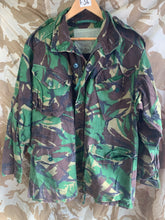 Lade das Bild in den Galerie-Viewer, Genuine British Army Smock Combat Jungle DPM Camouflage - Size 170/104
