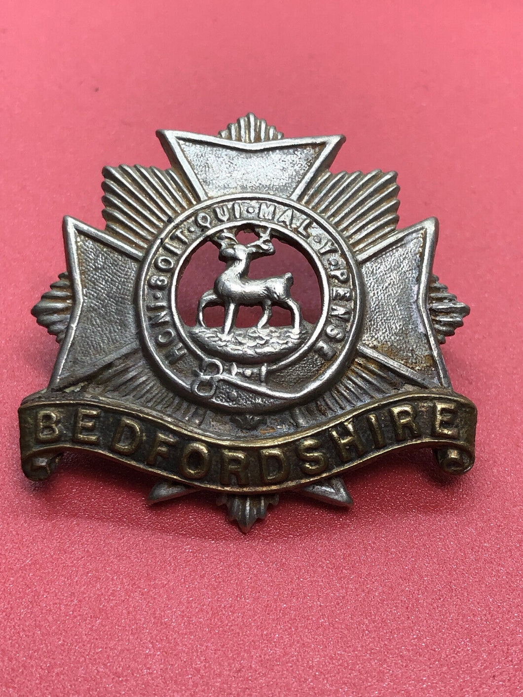 Original WW2 British Army Cap Badge - The Bedfordshire Regiment