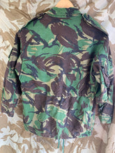 Lade das Bild in den Galerie-Viewer, Genuine British Army Smock Combat Jungle DPM Camouflage - Size 160/104
