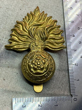 Load image into Gallery viewer, Original WW1 / WW2 British Army Royal Fusiliers City of London Cap Badge
