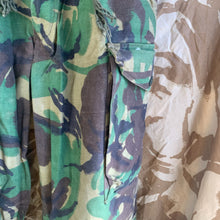 Charger l&#39;image dans la galerie, British Army DPM Camouflaged Temperate Trousers - 80/80/96 - Vintage Clothing
