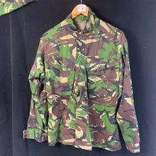 Lade das Bild in den Galerie-Viewer, Original getarnte DPM-Kampfjacke der britischen Armee – 170/96 
