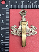 Lade das Bild in den Galerie-Viewer, Original WW2 British Army Cap Badge - Yorkshire Green Howards

