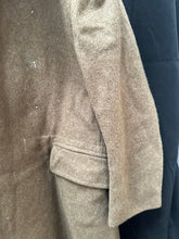 Lade das Bild in den Galerie-Viewer, Original British Army Overcoat Greatcoat - 41&quot; Chest
