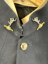 Charger l&#39;image dans la galerie, Original British Army Majors Signal Corps Jacket - WW2 Medal Ribbons - 38&quot; Chest
