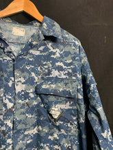 Charger l&#39;image dans la galerie, U.S. Navy NWU Type 1 Blue Digital Camouflage Combat Jacket - 45&quot; Chest - The Militaria Shop
