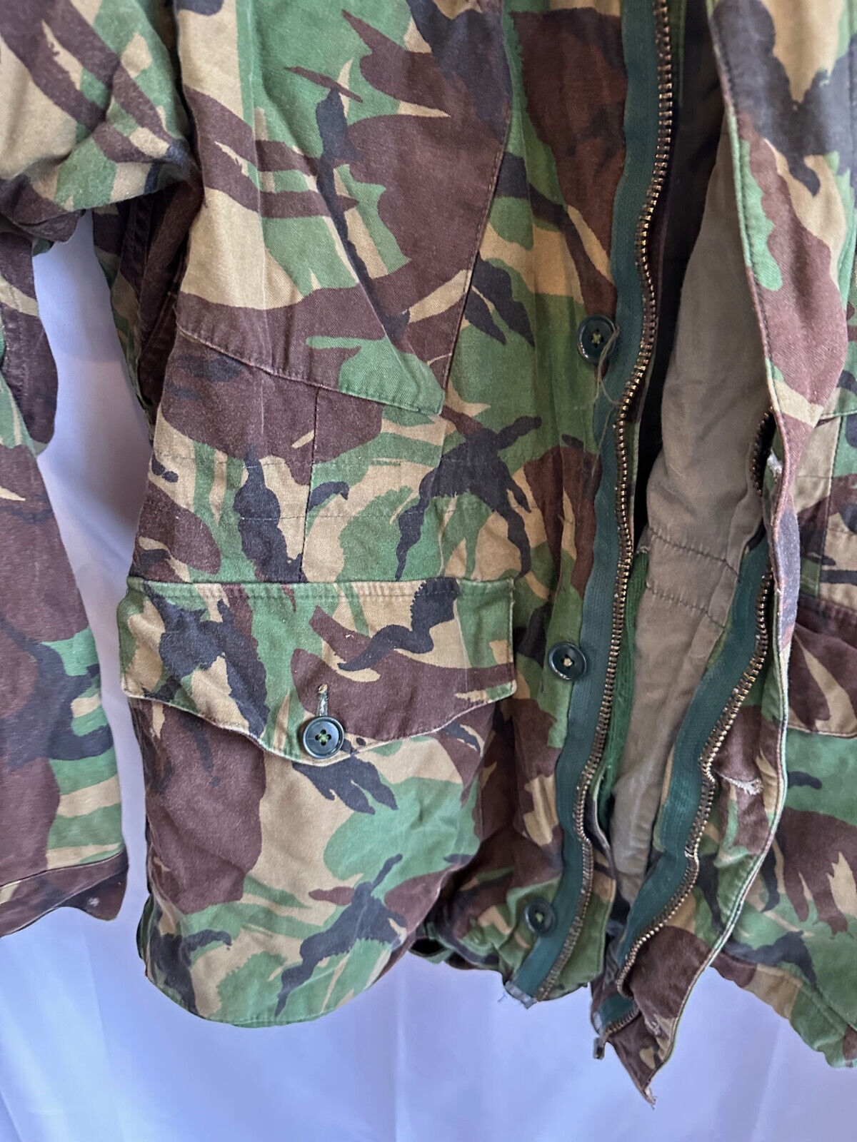 Genuine British Army Surplus DPM Camouflaged 1968 Pattern Smock - Size 40" Chest - The Militaria Shop