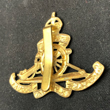 Load image into Gallery viewer, Original WW2 British Army Cap Badge - Royal Artillery - The Militaria Shop
