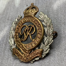 Charger l&#39;image dans la galerie, Original WW2 British Army Royal Engineers Bi-Metal Officers Cap Badge
