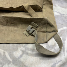 Lade das Bild in den Galerie-Viewer, Original WW2 British Army 37 Pattern Webbing Large Pack &amp; Straps
