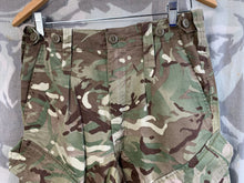 Lade das Bild in den Galerie-Viewer, Genuine British Army MTP Camouflaged Combat Trousers - Size 80/76/92
