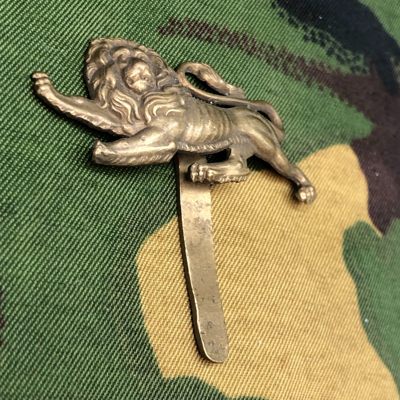 Original WW1 British Army Cap Badge - The Kings Own - The Militaria Shop