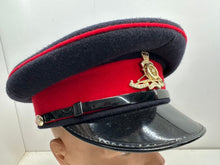 Lade das Bild in den Galerie-Viewer, Genuine British Army Peaked Cap - Royal Artillery - Size 57cm - The Militaria Shop
