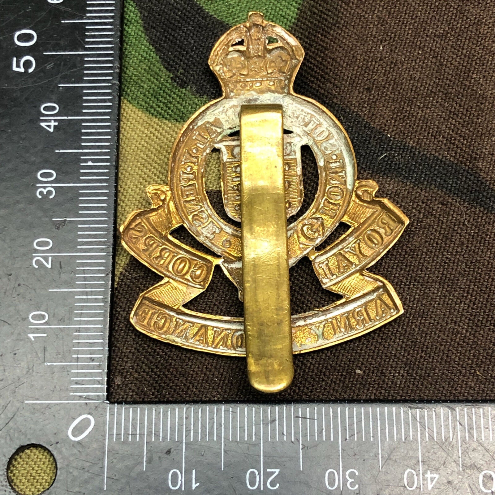 Original WW2 British Army Royal Army Ordnance Corps Cap Badge - Kings Crown - The Militaria Shop