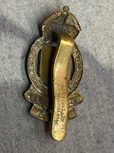 Load image into Gallery viewer, Original WW1 / WW2 British Army Royal Army Ordnance Corps Cap Badge
