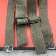 Charger l&#39;image dans la galerie, British Army WW2 Original Set of 44 Pattern Shoulder Straps / Cross Straps
