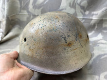 Lade das Bild in den Galerie-Viewer, Genuine West German Army Paratrooper Helmet
