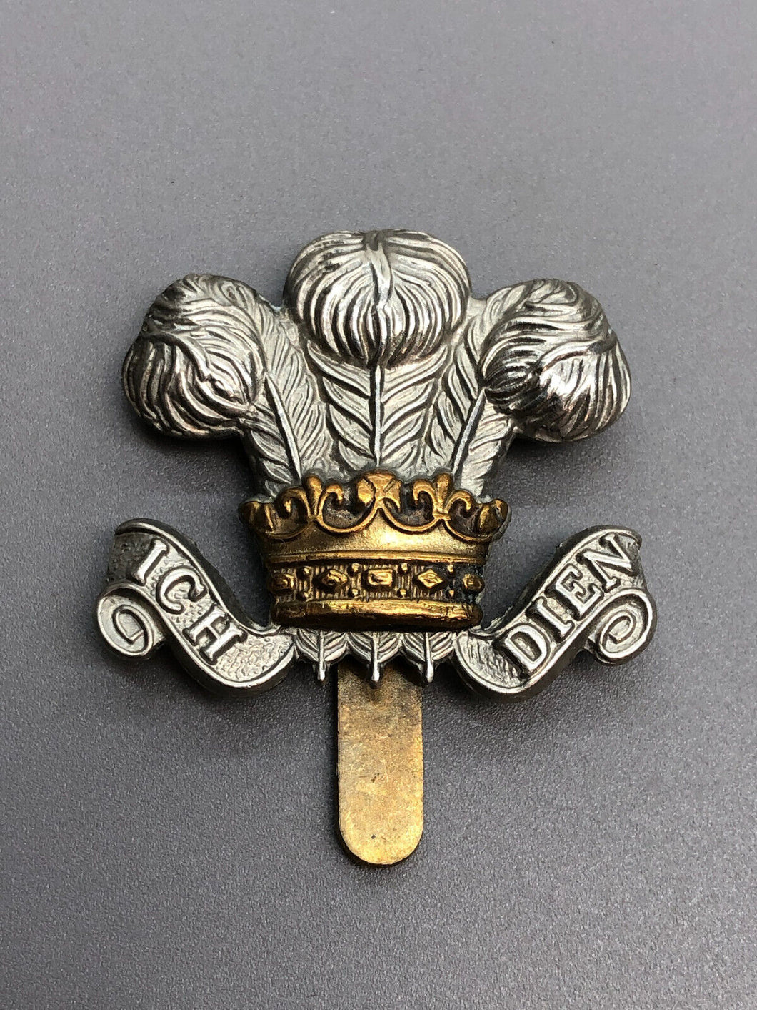 Original WW2 British Army Welch Regiment Cap Badge