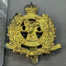 Lade das Bild in den Galerie-Viewer, Rocky Mountain Rangers - Kloshe Nanitch - Genuine Canadian Army Cap Badge
