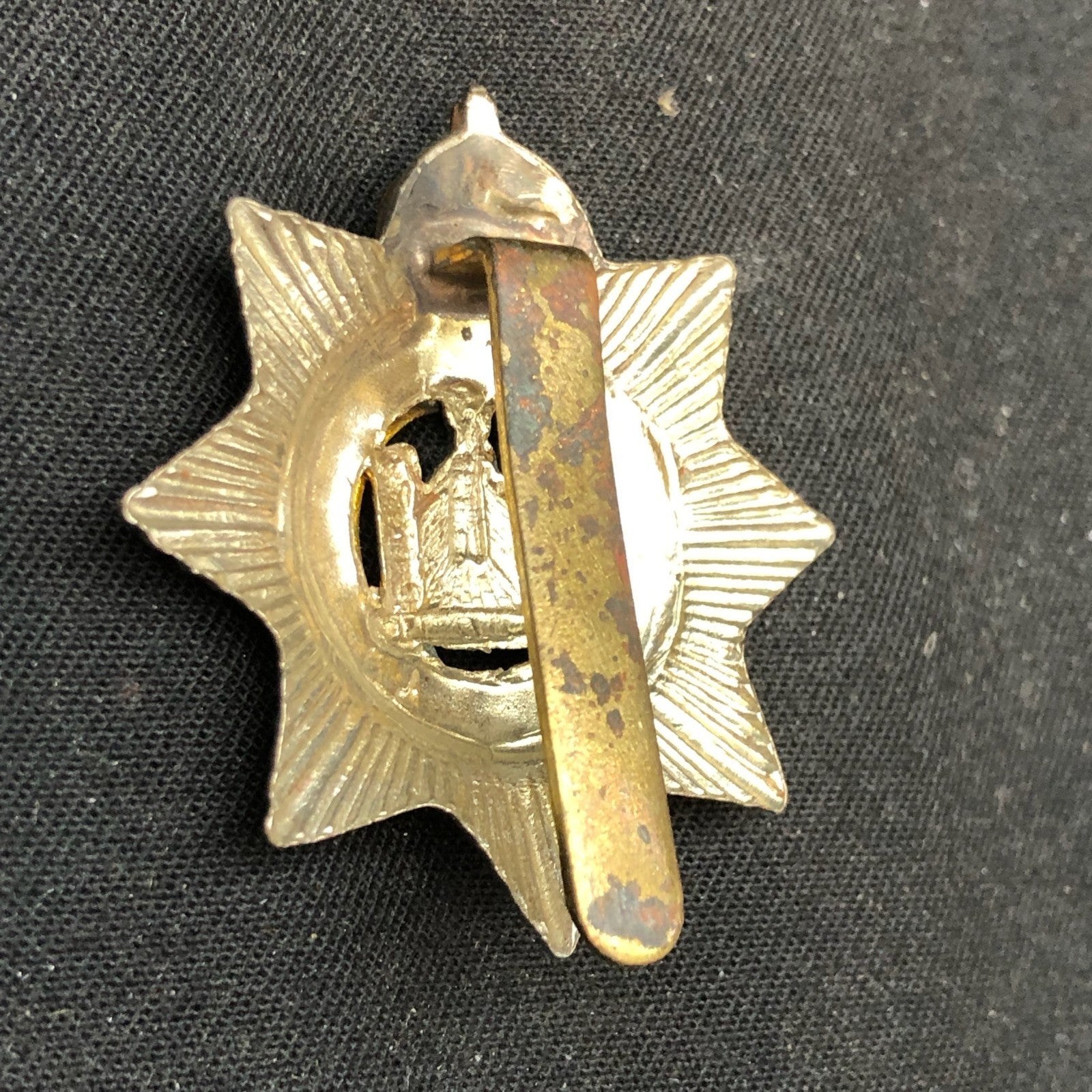 Original WW2 British Army Cap Badge - Devonshire Regiment - The Militaria Shop