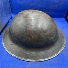 Lade das Bild in den Galerie-Viewer, Original WW2 British Army Mk2 Brodie Combat Helmet
