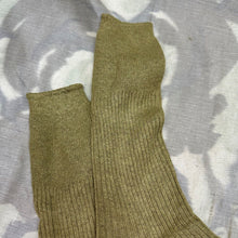 Lade das Bild in den Galerie-Viewer, Originale, khakifarbene Wollsocken für Offiziere der Britischen Armee aus dem 2. Weltkrieg, neu und aus altem Lagerbestand, verschiedene Größen 
