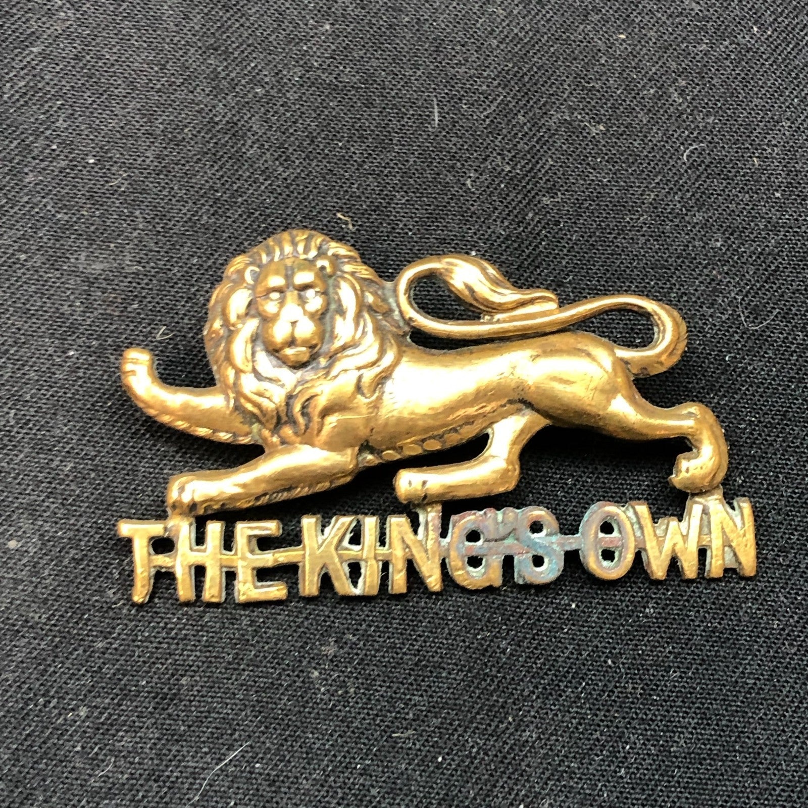 Genuine WW2 British Army Brass Cap Badge - King's Own Royal Regiment (Lancaster) - The Militaria Shop