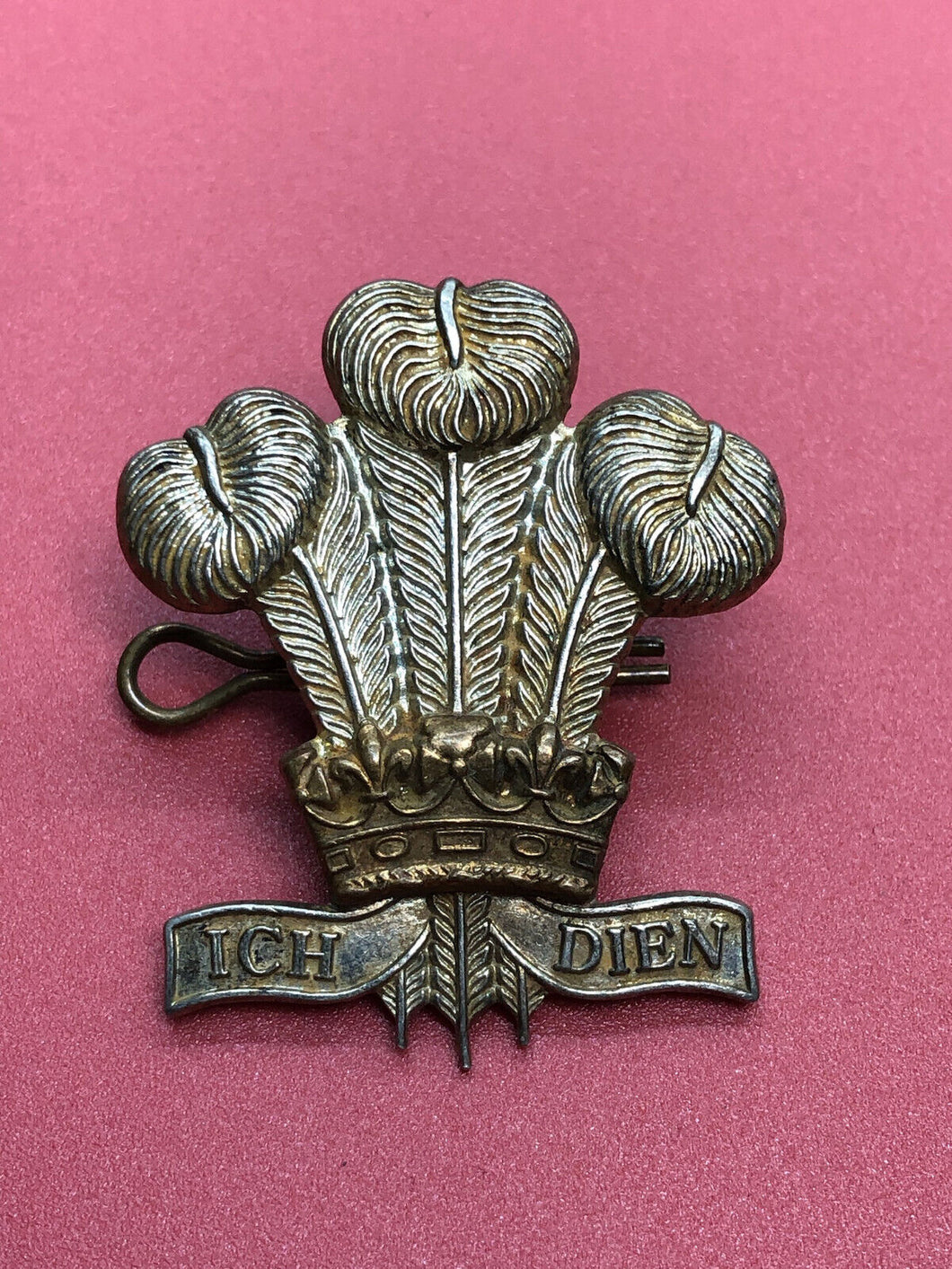 Original WW2 British Army Royal Regiment of Wales Cap Badge