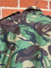 Lade das Bild in den Galerie-Viewer, Genuine British Army DPM Camouflaged Combat Jacket - Size 180/96
