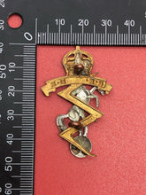 Load image into Gallery viewer, Original WW2 British Army Kings Crown Cap Badge - REME Engineers
