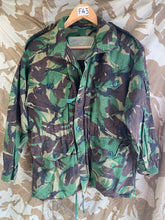 Lade das Bild in den Galerie-Viewer, Genuine British Army Smock Combat Jungle DPM Camouflage - Size 160/104
