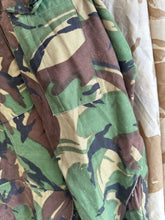 Lade das Bild in den Galerie-Viewer, Genuine British Army 1968 Pattern DPM Combat Smock - Size 4 - 40&quot; Chest
