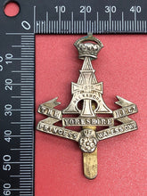Load image into Gallery viewer, Original WW2 British Army Cap Badge - Yorkshire Green Howards
