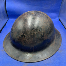 Charger l&#39;image dans la galerie, Original WW1/WW2 British Army Mk1* Helmet with Liner &amp; Chinstrap
