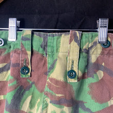 Lade das Bild in den Galerie-Viewer, Genuine British Army DPM Camouflaged Combat Trousers - 72/68/84
