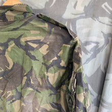 Load image into Gallery viewer, Genuine British Army DPM Camouflauge Combat Smock Jacket - Size 180/96
