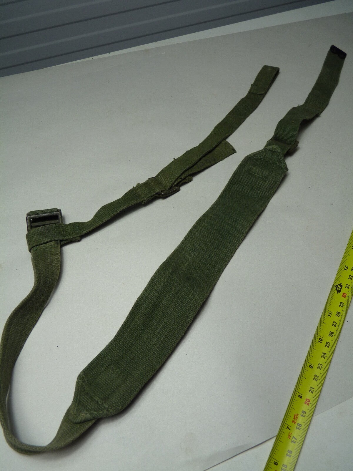 Original WW2 British Army 44 Pattern Shoulder / Extended Equipment Strap - 1945 - The Militaria Shop
