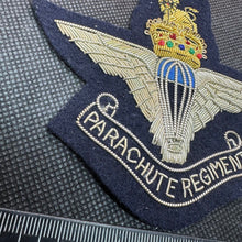 Charger l&#39;image dans la galerie, British Army Bullion Embroidered Blazer Badge - Airborne Parachute Regiment
