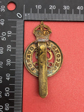 Load image into Gallery viewer, Original WW1 British Army Kings Crown Cap Badge - 2nd Life Guards
