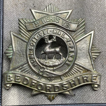 Load image into Gallery viewer, Original WW1 British Army 1st Herts Volunteer Bedfordshire Regiment Cap Badge
