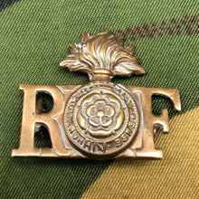 Load image into Gallery viewer, Genuine British Army WW1 Brass Shoulder Title - Royal Fusiliers - The Militaria Shop
