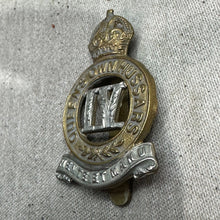 Charger l&#39;image dans la galerie, Original WW2 British Army Cap Badge - 4th Queen&#39;s Own Hussars King&#39;s Crown
